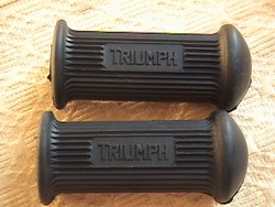 Triumph footrest rubbers